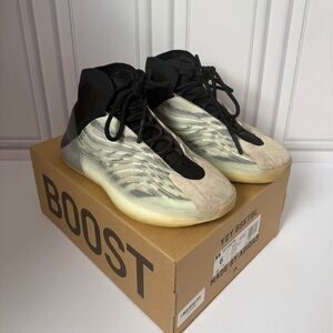 Adidass Yeezy QNTM BSKTBL sneakers Men’s Size 6
